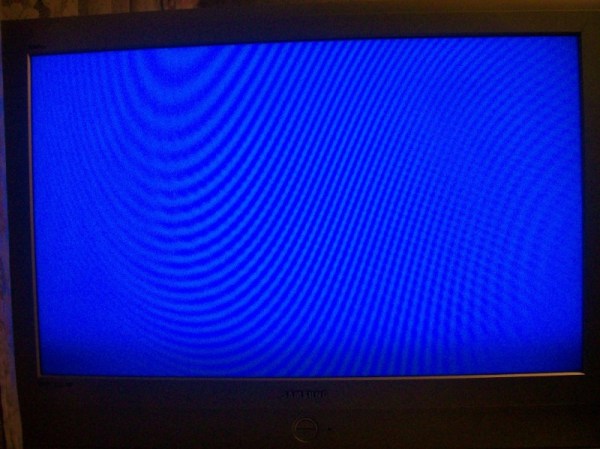 Включении телевизора загорается экран. Голубой экран телевизора. Экран телевизора. Синий экран с полосками. Телевизор кинескопный синий экран.