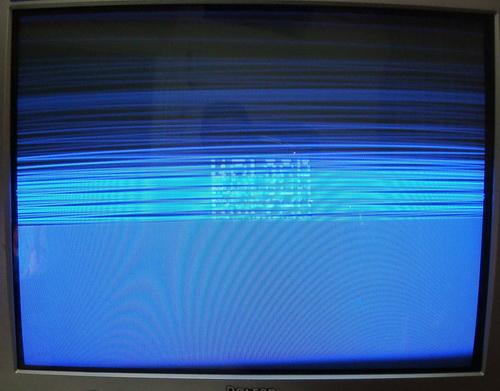 Полоса сверху экрана. ТВ Ролсен горизонтальные полосы. Телевизор Ролсен с кинескопом. ЭЛТ Rolsen плоский. Rolsen c29r150t plat белый экран с линиями обратного хода.
