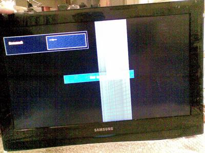 Вертикальная полоса телевизор самсунг. Samsung le-26b350. Samsung ps42c44301w вертикальная полоса. Телевизор самсунг черная полоса на экране сбоку. Телевизор самсунг le26b350f1w.
